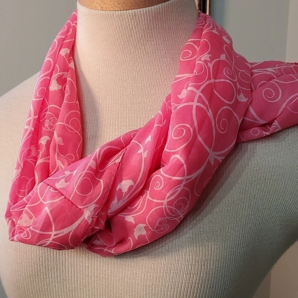 Infinity scarg, pink with white print. Chiffon‎ cotton. LAVELLO.